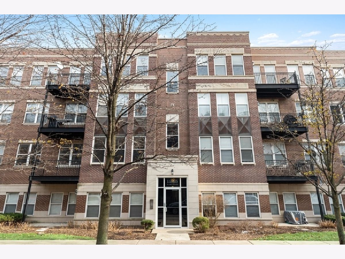 Condos & Townhomes & Homes Rented Old Town Village East Chicago Illinois, 1225 Orleans