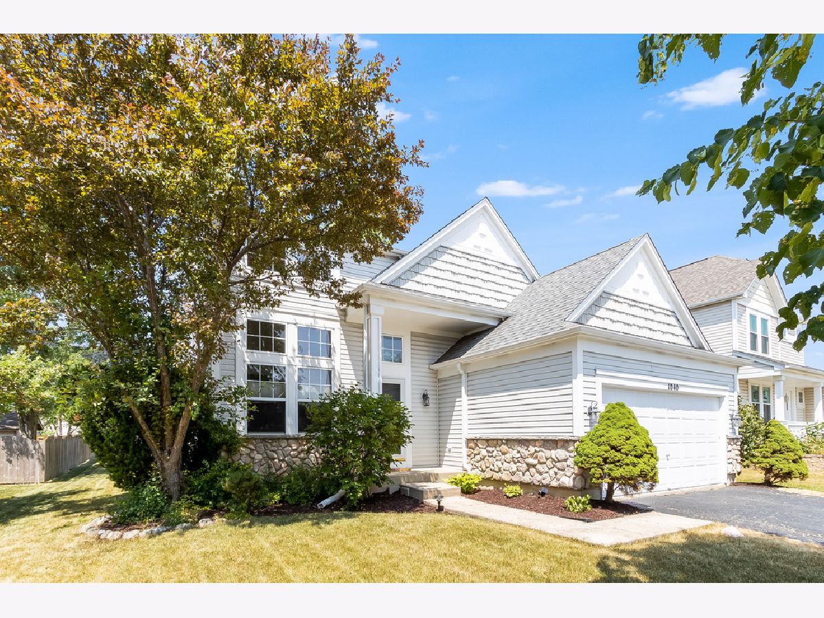 Homes & Townhomes & Condos Sold Willow Bay Elgin Illinois, 1040 Willow Bay