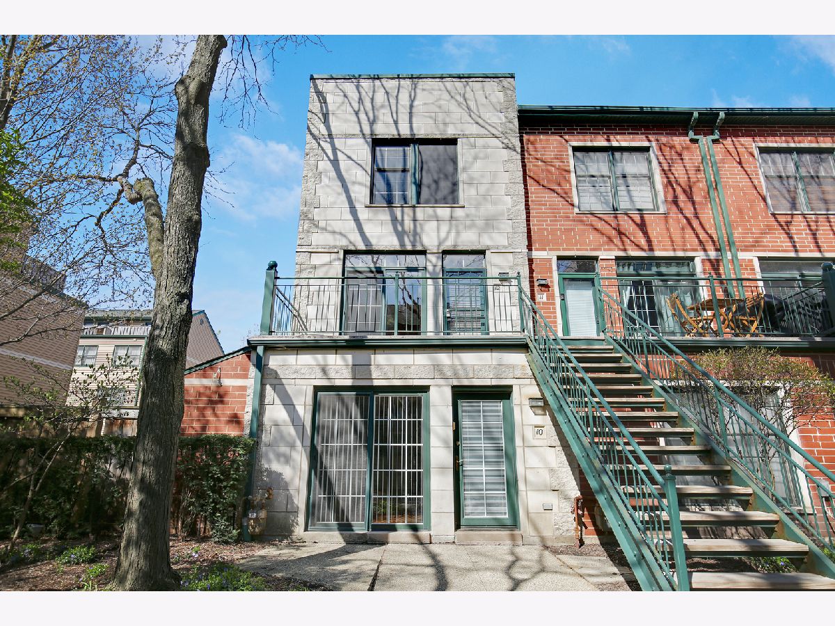 Townhomes & Condos Rented Dearborn Village Chicago Illinois, 1812 Dearborn