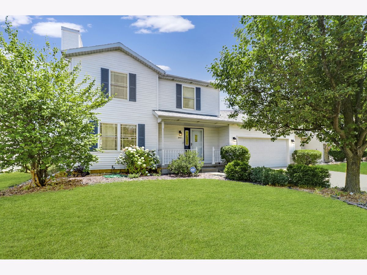 Condos & Townhomes & Homes Sold Midlands Bloomington Illinois, 1807 Vladimir