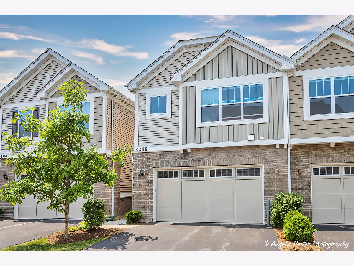 Condos & Townhomes Sold Lexington Heritage Arlington Heights Illinois, 3258 Heritage