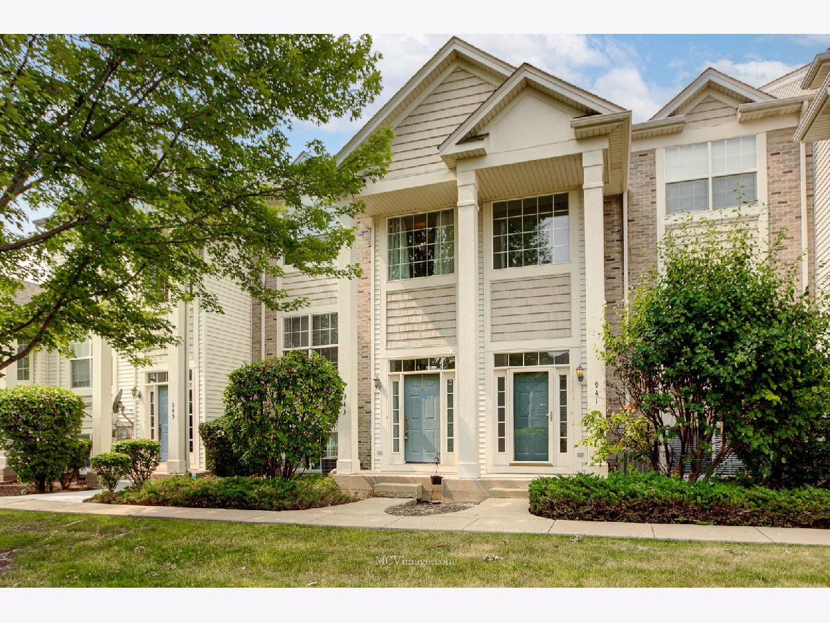 Townhomes Sold Summit Creek Shorewood Illinois, 943 Summit Creek