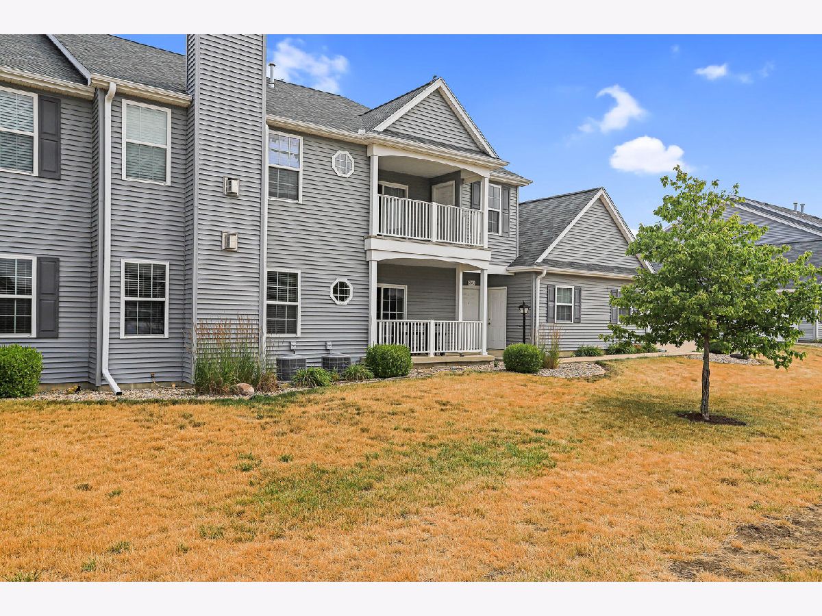 Condos & Townhomes & Homes Sold Water's Edge Urbana Illinois, 3034 Stillwater Landing