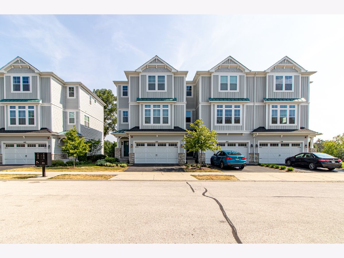 Condos & Townhomes Rented Easton Station Buffalo Grove Illinois, 142 Easton