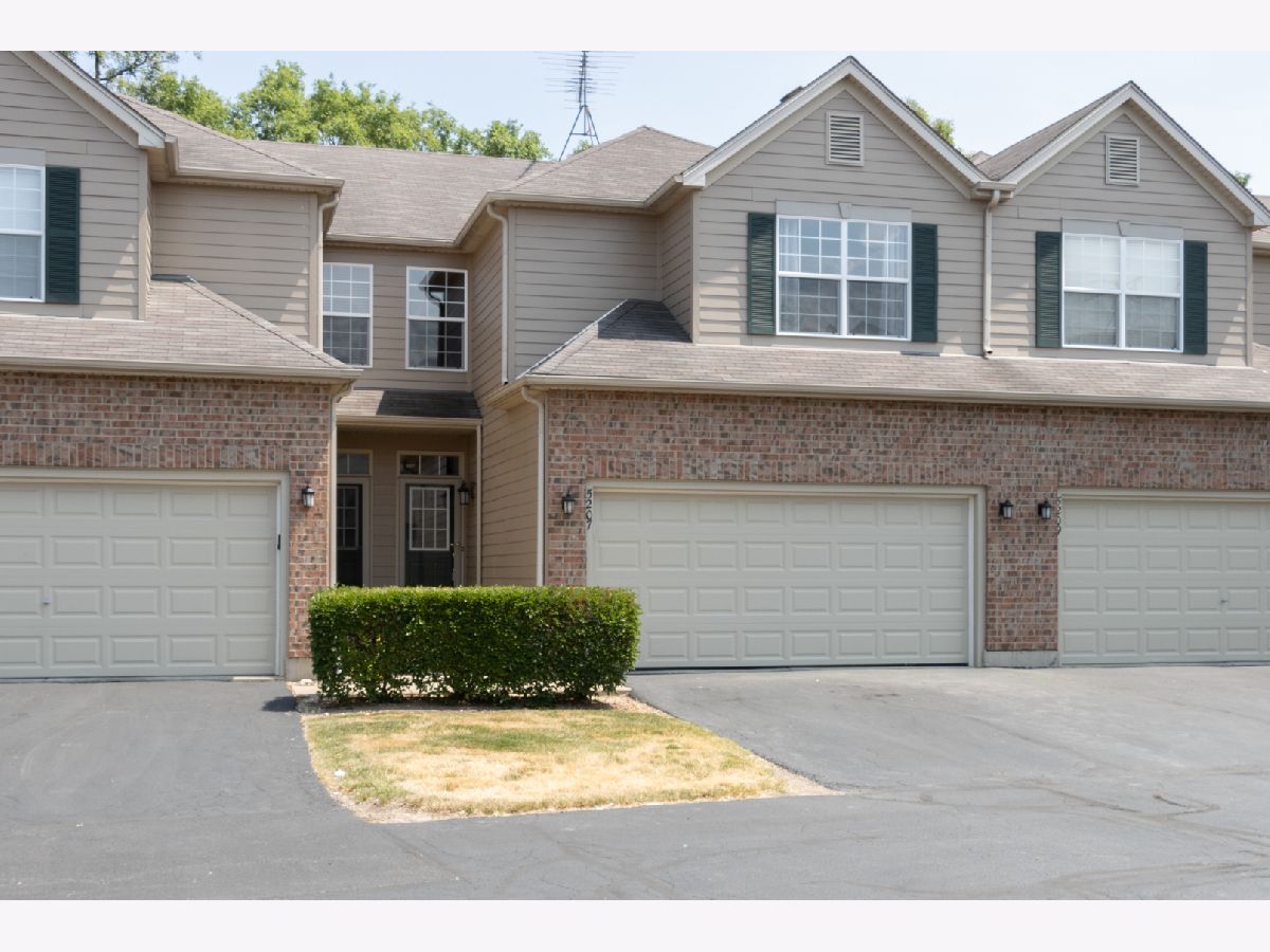 Townhomes & Condos & Homes Rented Abbey Ridge Mchenry Illinois, 5207 Cobblers Xing