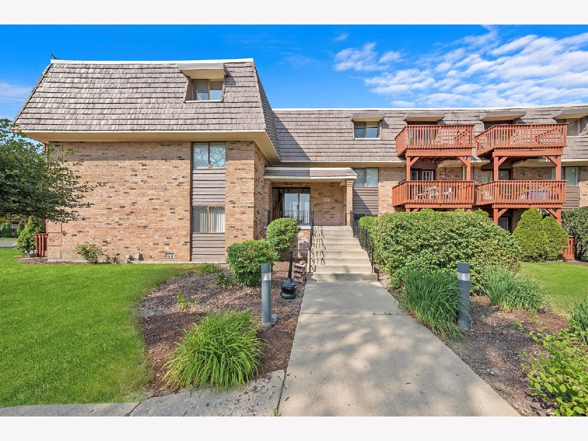 Condominiums Sold Acorn Woods Aurora Illinois, 1905 Tall Oaks
