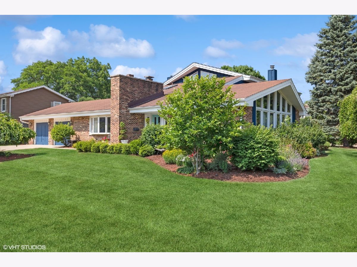 Homes & Condos & Townhomes Sold Lake Estates Elk Grove Village Illinois, 620 Stanford