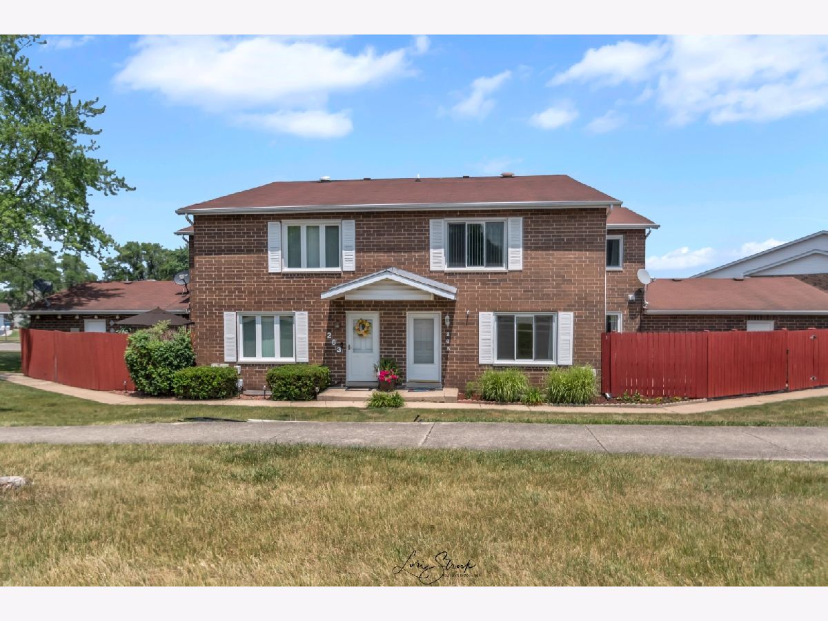 Townhomes & Condos & Homes Sold Polo Club Glendale Heights Illinois, 265 Paddock