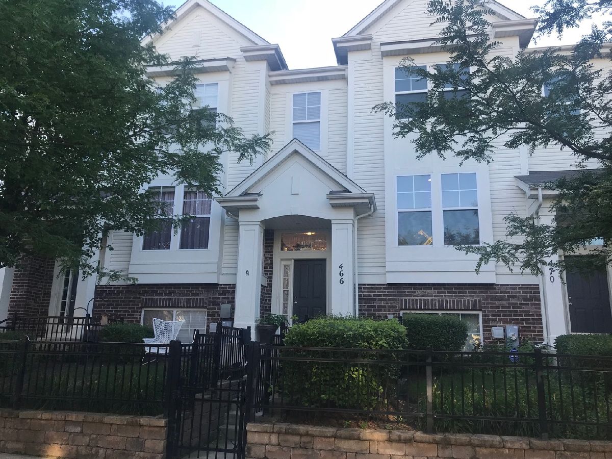 Townhomes & Condos Rented The Plaza On New York Aurora Illinois, 466 Grosvenor
