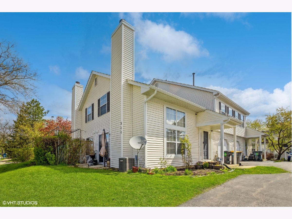 Townhomes Sold Southgate Manor Streamwood Illinois, 511 East
