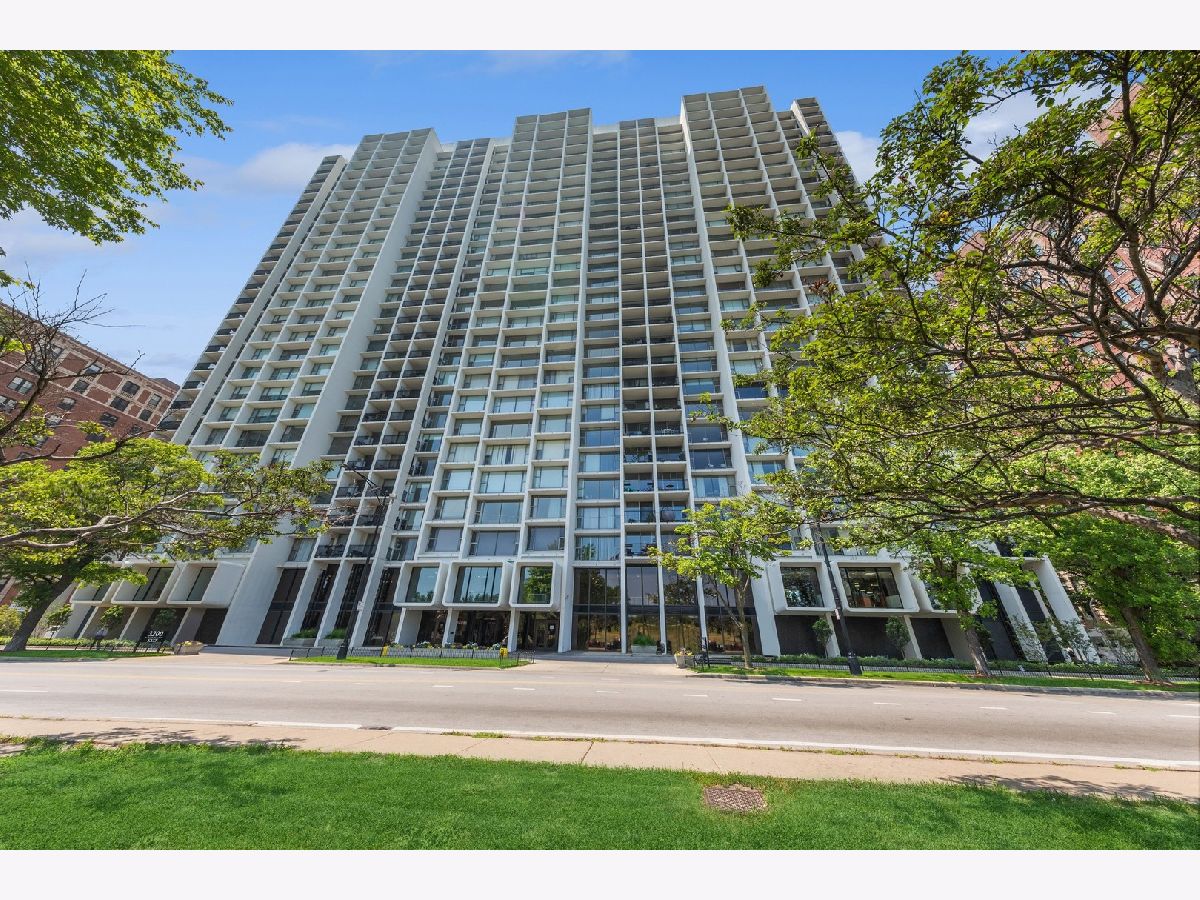Condominiums Sold Harbor House Chicago Illinois, 3200 Lake Shore