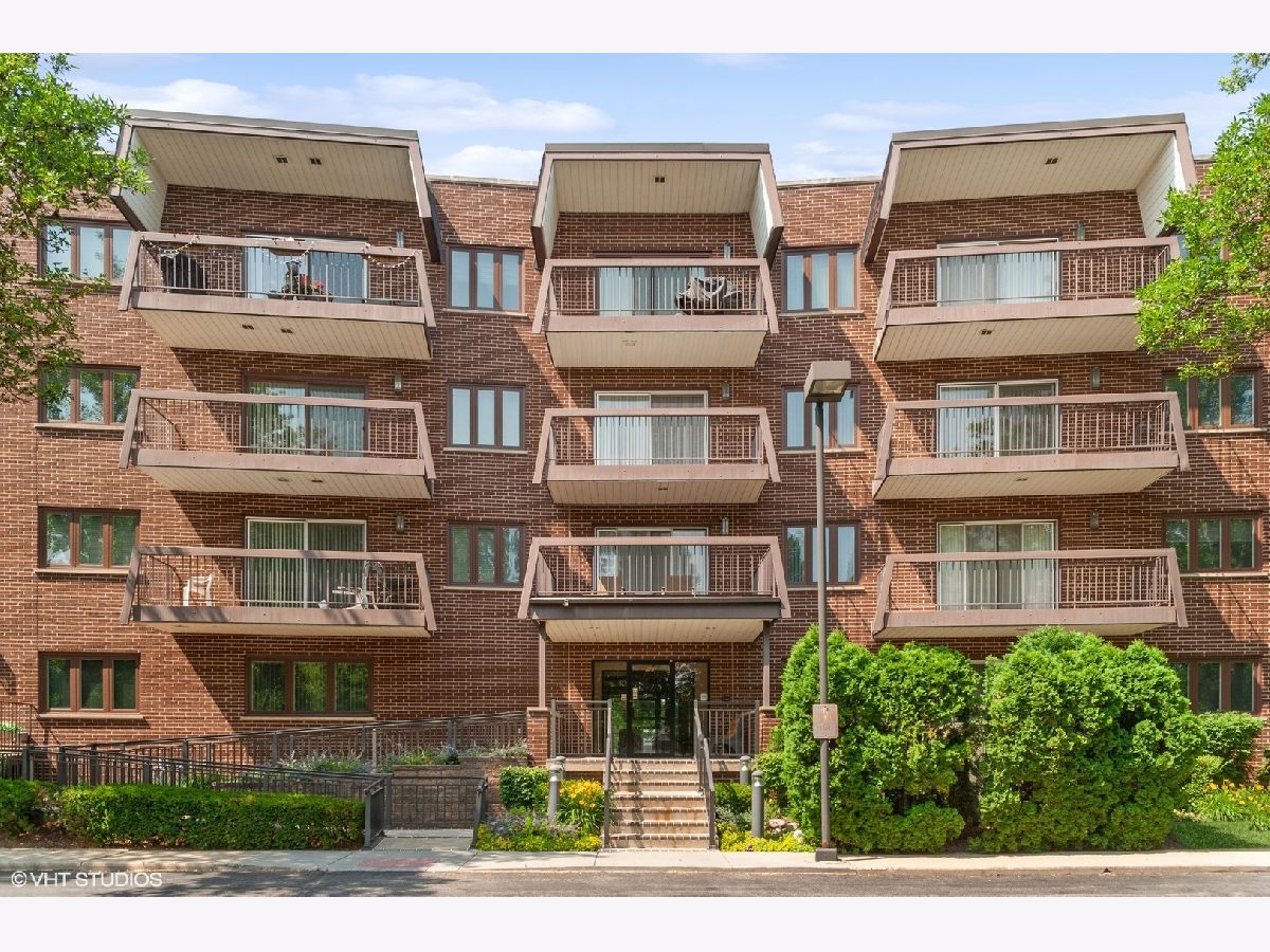 Condominiums Sold Grove Terrace Buffalo Grove Illinois, 300 Dundee