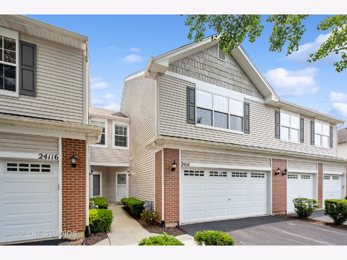 Townhomes & Condos Sold Walnut Creek Plainfield Illinois, 24114 Walnut