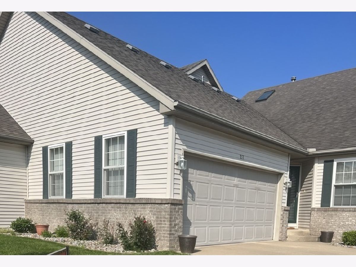 Homes & Condos & Townhomes Sold Waterford Estates Bloomington Illinois, 27 Ashling