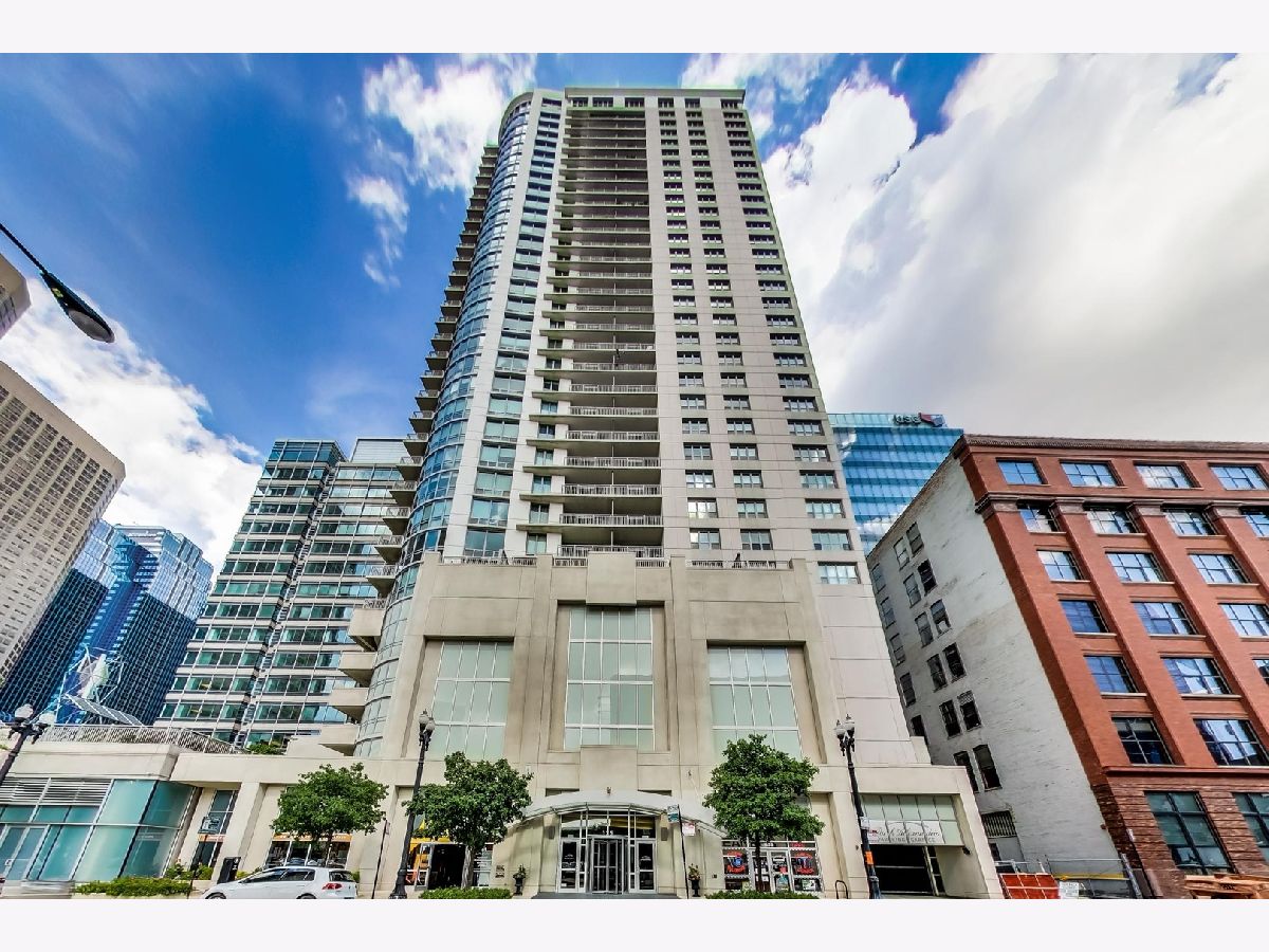 Condominiums Sold Park Alexandria Chicago Illinois, 125 Jefferson