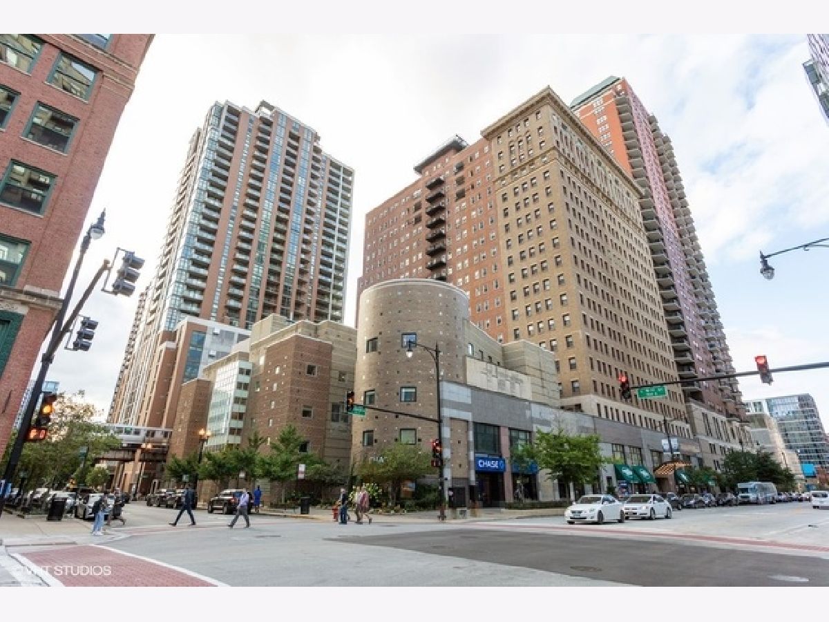 Condominiums Rented Burnham Park Plaza Chicago Illinois, 40 9th