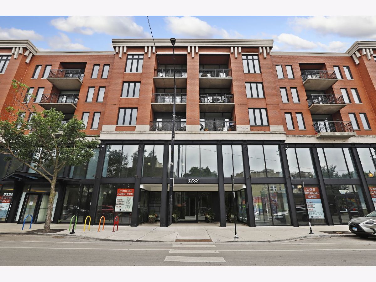 Condominiums Sold Plaza 32 Chicago Illinois, 3232 Halsted