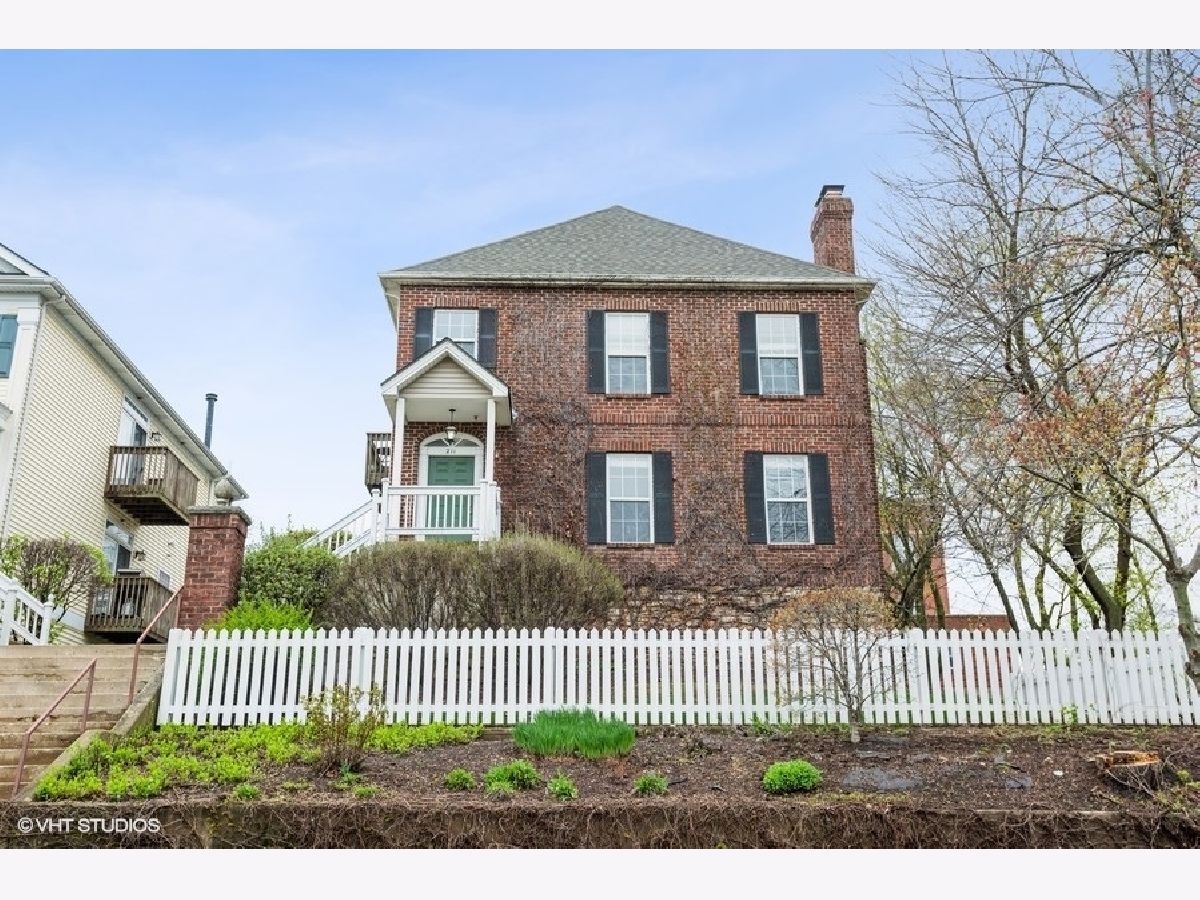 Condominiums Sold Shelby Hill Condos St Charles Illinois, 211 4th