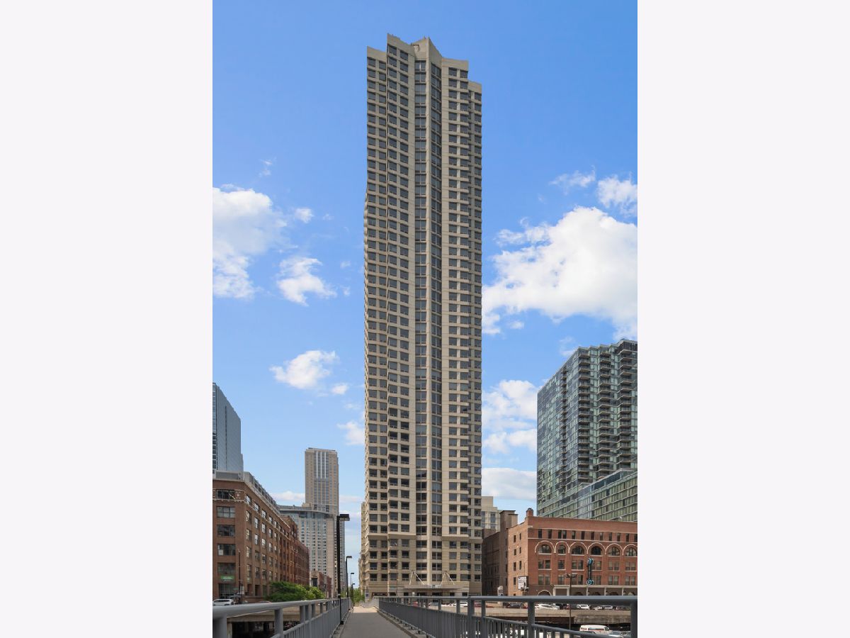 Condominiums Sold Plaza 440 Private Residences Chicago Illinois, 440 Wabash