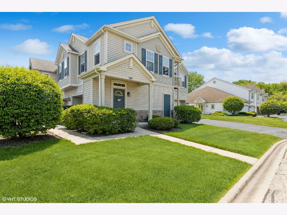 Townhomes & Condos Sold The Glen At Lakemoor Farms Lakemoor Illinois, 585 Bridle