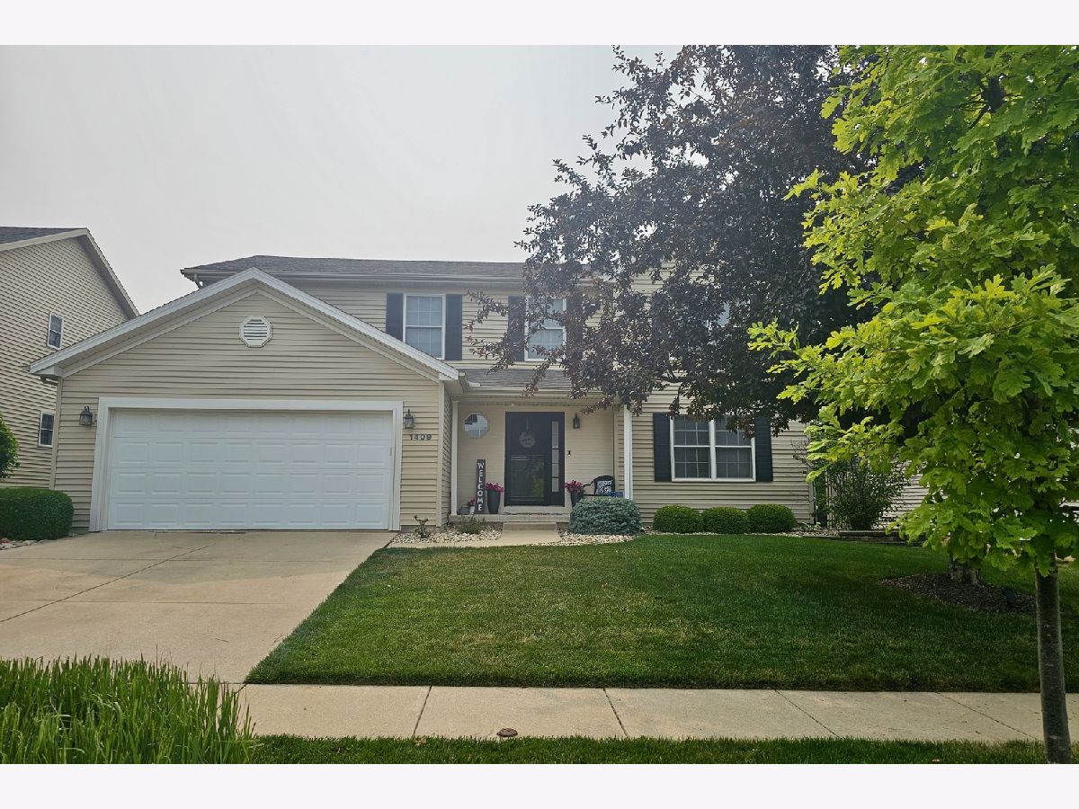 Homes & Condos & Townhomes Sold Gaelic Place Bloomington Illinois, 1409 Ballyshannon