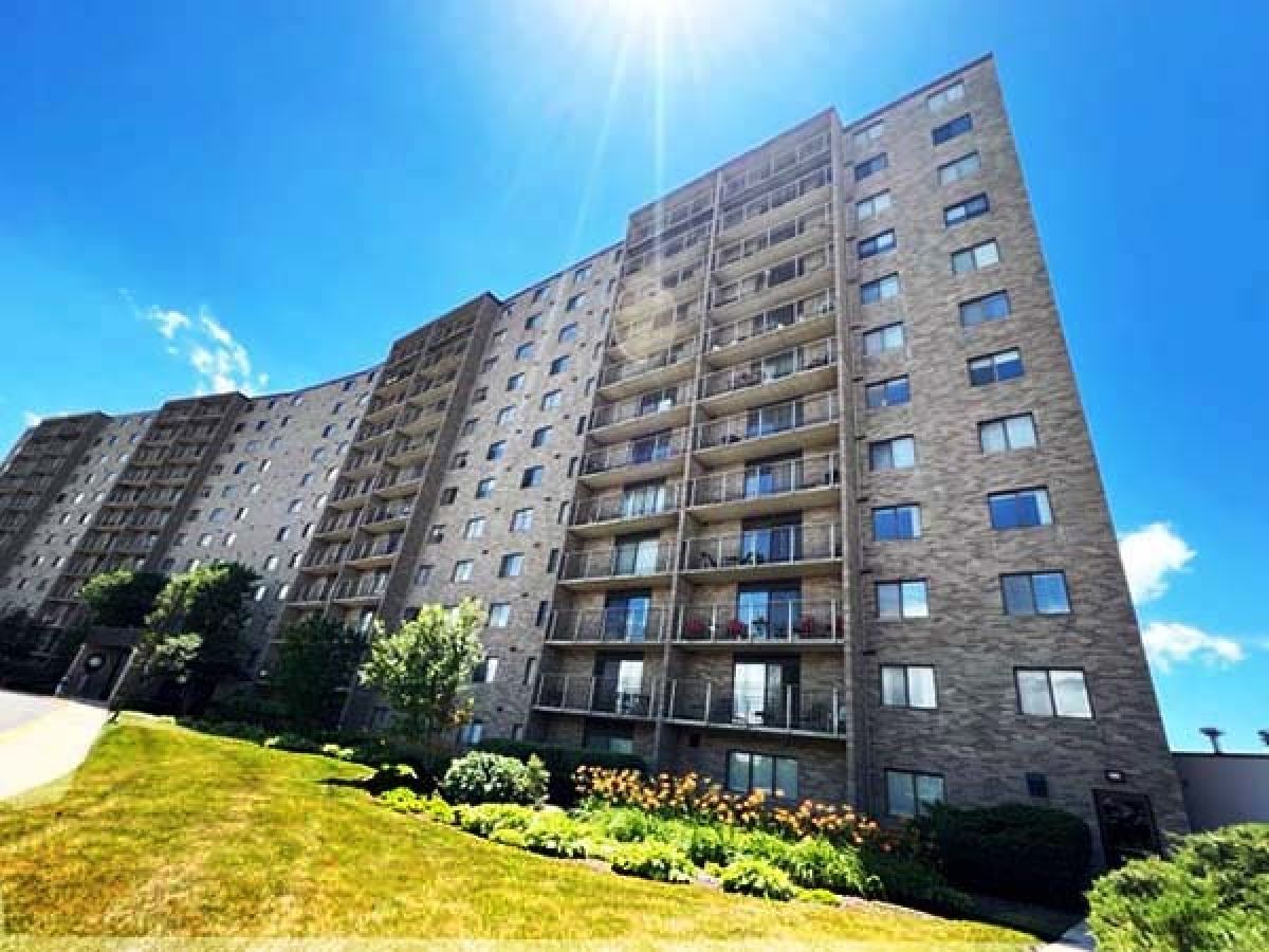 Condominiums Rented Lake Hinsdale Towers Willowbrook Illinois, 6340 Americana