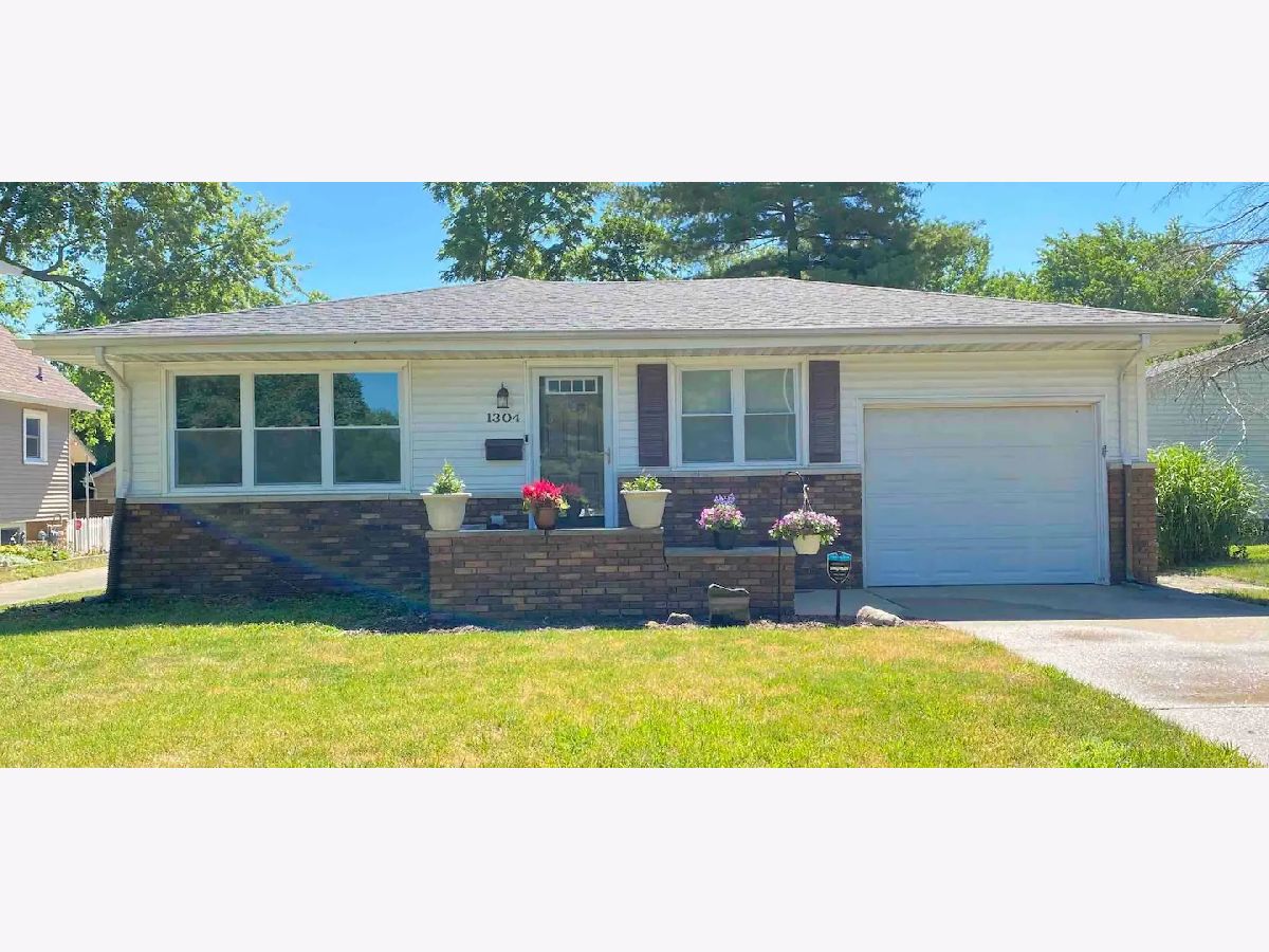 Rented Urbana Illinois, 1304 Broadway