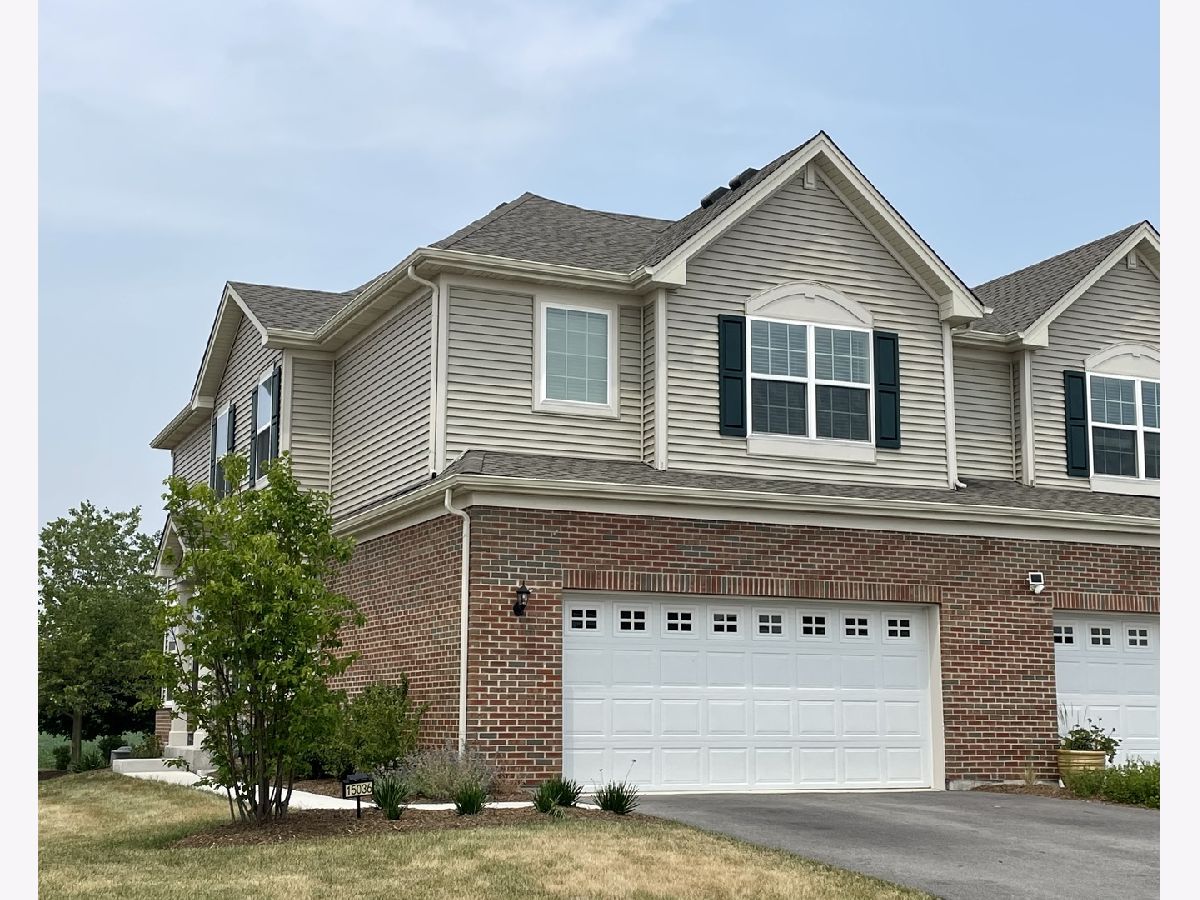 Condos & Townhomes & Homes Rented Stonegate Manhattan Illinois, 15036 Cyrus