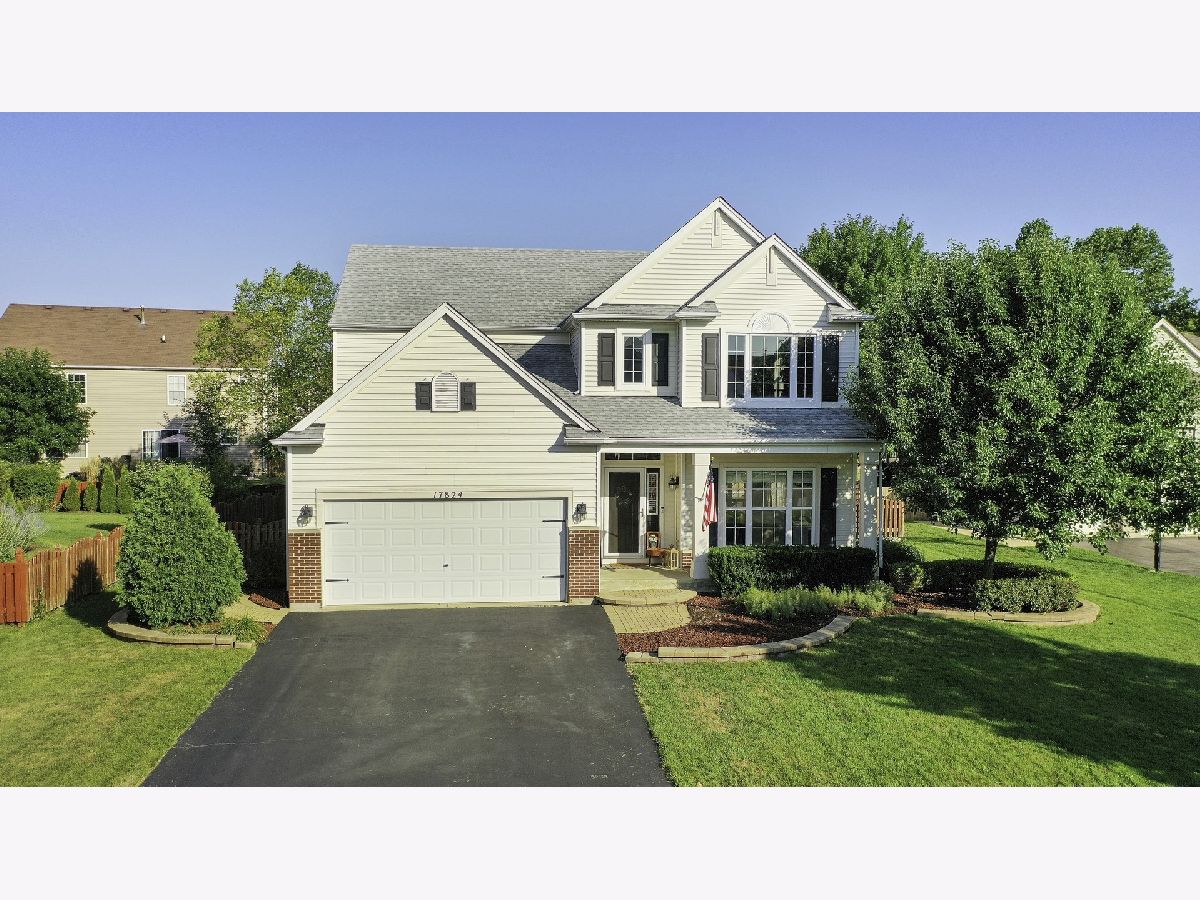 Homes Sold Neuberry Ridge Lockport Illinois, 17824 Hedgewood