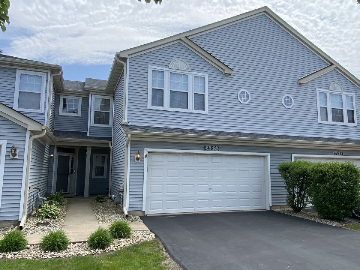 Townhomes & Condos & Homes Rented Victoria Crossing Lockport Illinois, 14837 Victoria Crossing