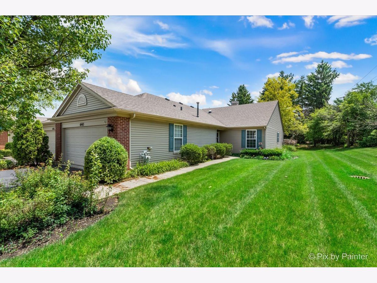Condos & Townhomes Sold Bradford Place Clubs Round Lake Illinois, 640 Curran