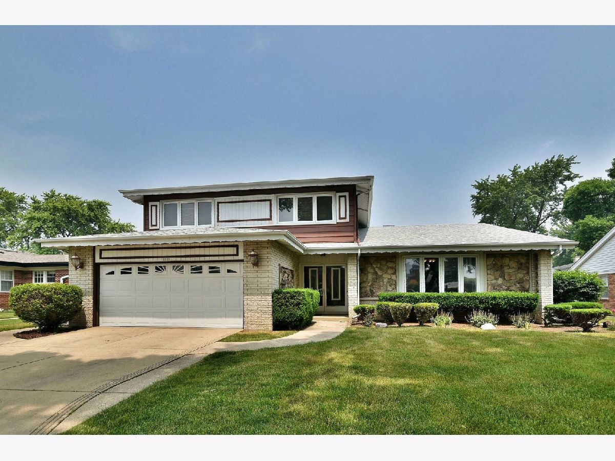 Homes Sold Arlington Terrace Arlington Heights Illinois, 2310 Sherwood