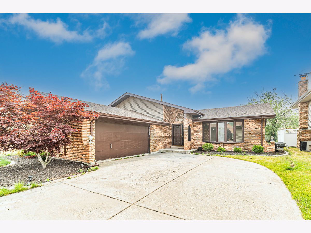 Homes Sold La Grande Vista Oak Forest Illinois, 15618 Sierra