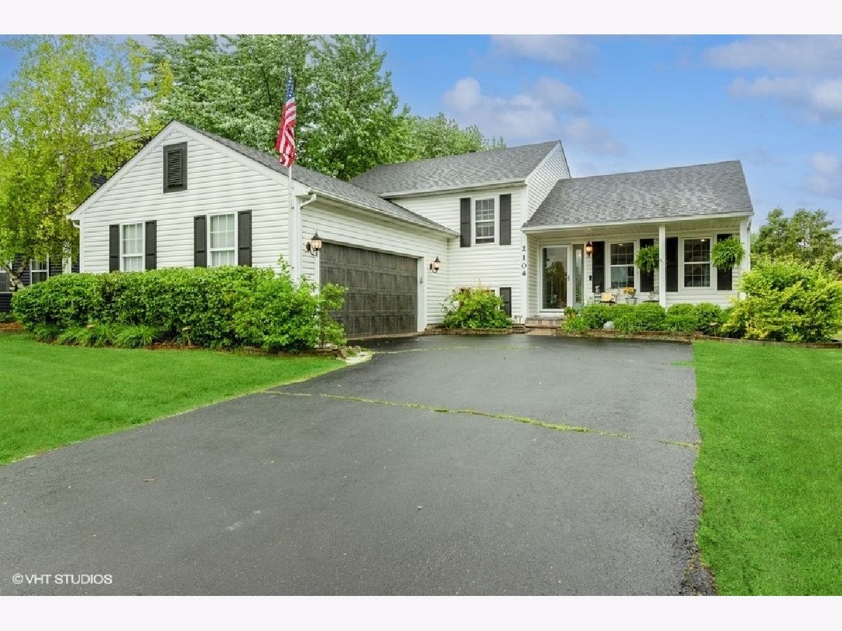 Homes Sold Sweetwater Mills Lake Villa Illinois, 2104 Oak Leaf