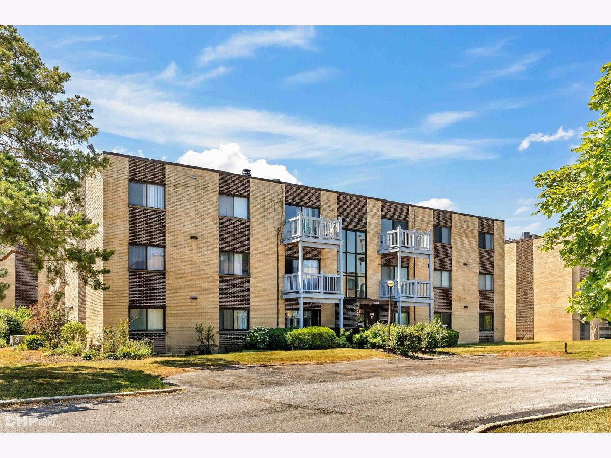 Condominiums Sold Pinecrest Prospect Heights Illinois, 668 Pinecrest