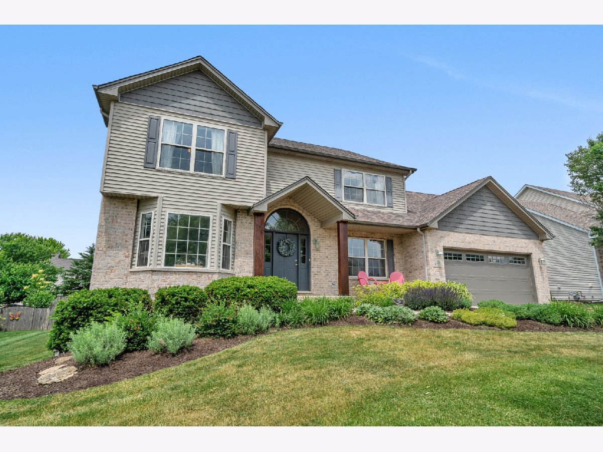 Homes & Condos & Townhomes Sold Grand Ridge Minooka Illinois, 911 Casey