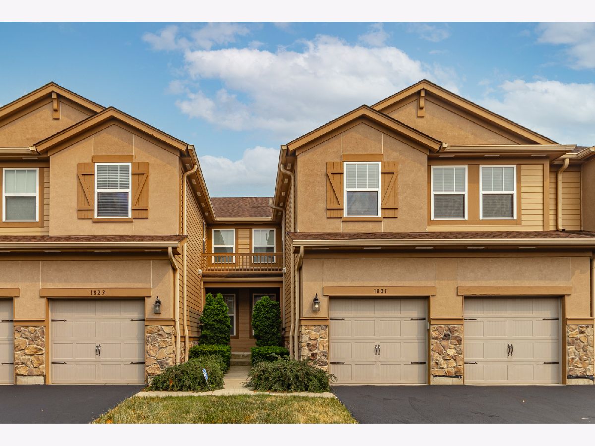 Townhomes Rented Bayhill Vernon Hills Illinois, 1821 Crenshaw