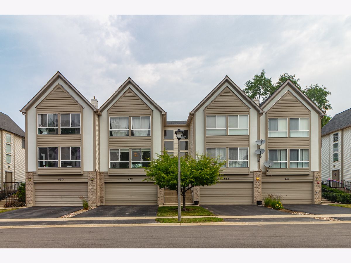 Townhomes Sold Diamond Pointe Mundelein Illinois, 652 Diamond Pointe