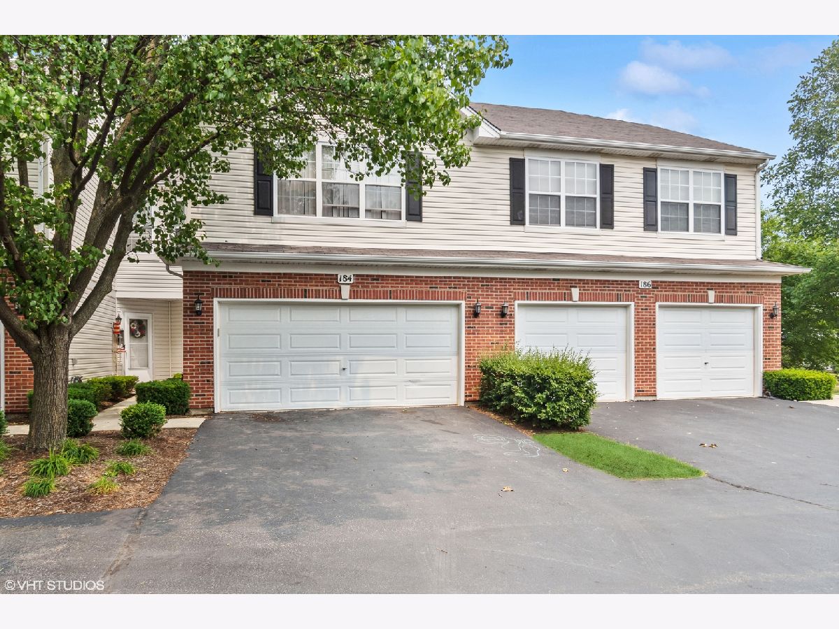 Townhomes & Homes Sold Blackberry Knoll Oswego Illinois, 184 Concord