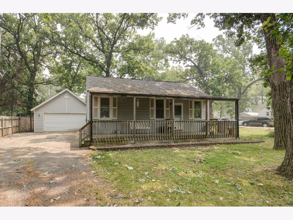 Homes & Condos & Townhomes Sold Lily Cache Plainfield Illinois, 16061 Mcclellan