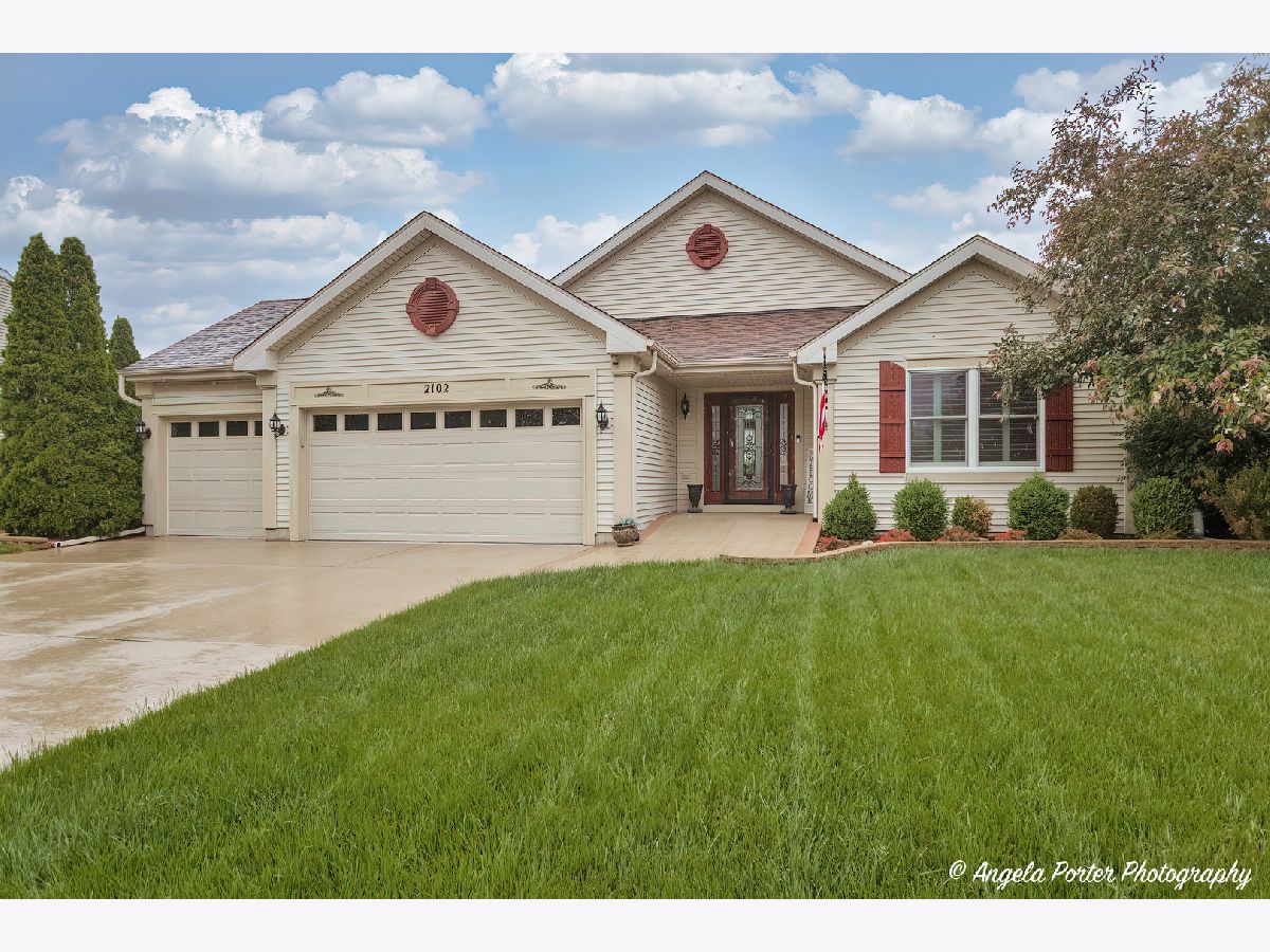 Homes Sold Olde Mill Pond Mchenry Illinois, 2102 Spring Creek