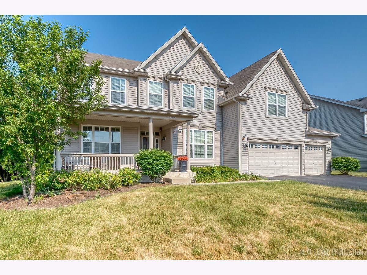 Homes Sold Cheswick Place Lake In The Hills Illinois, 3160 Henry