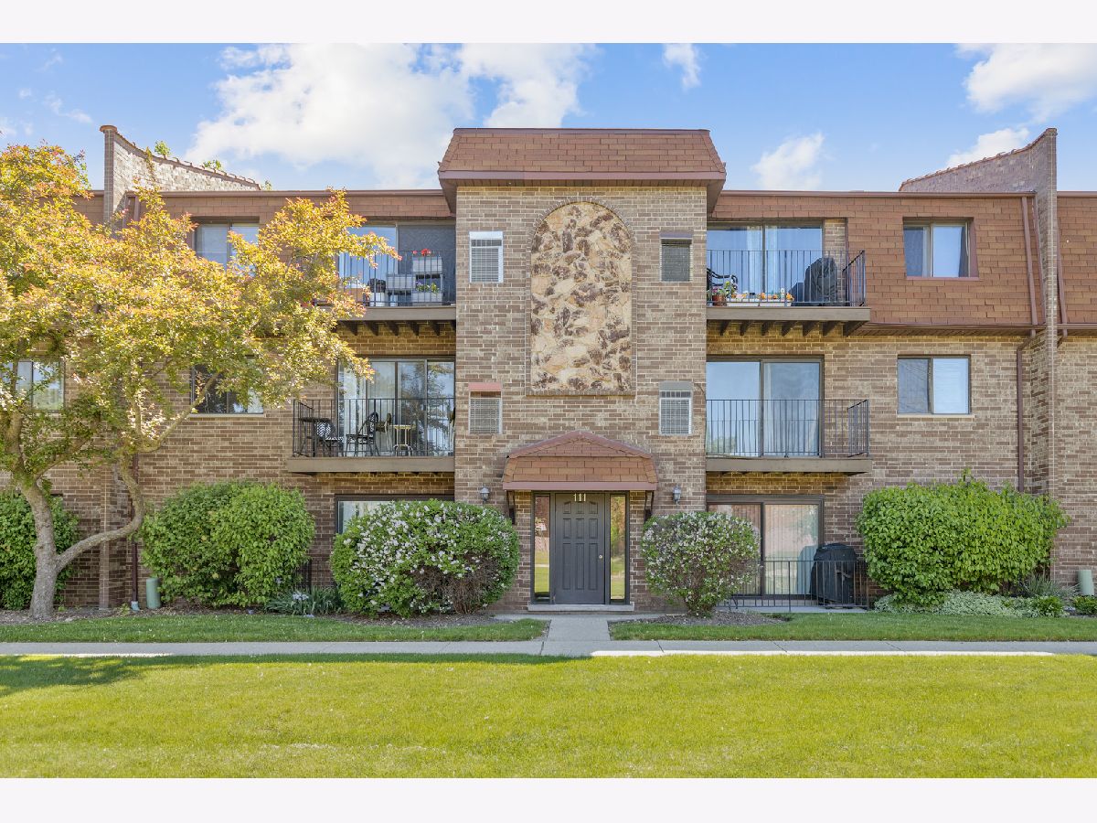 Condominiums Sold Brandon Grove Palatine Illinois, 111 Brandon
