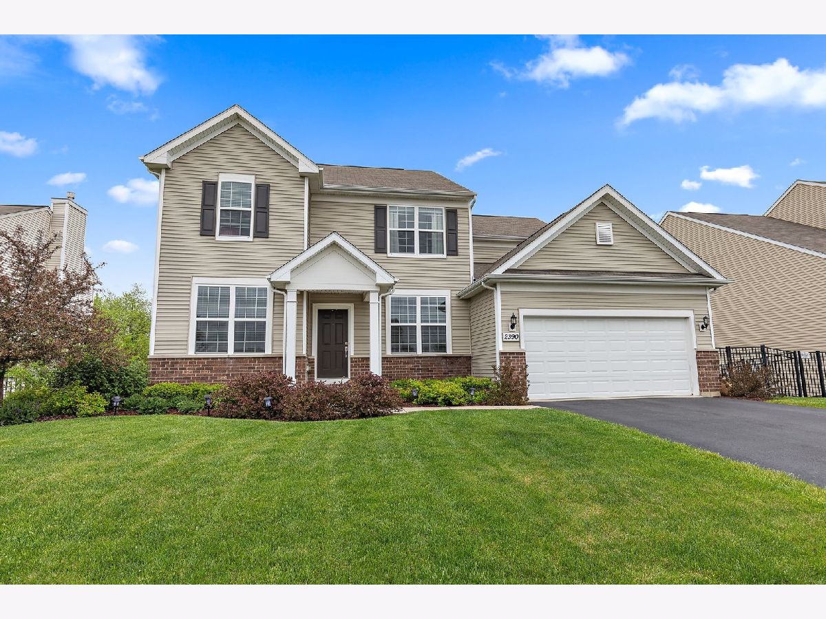 Homes Sold Winchester Glen Carpentersville Illinois, 2390 Woodside