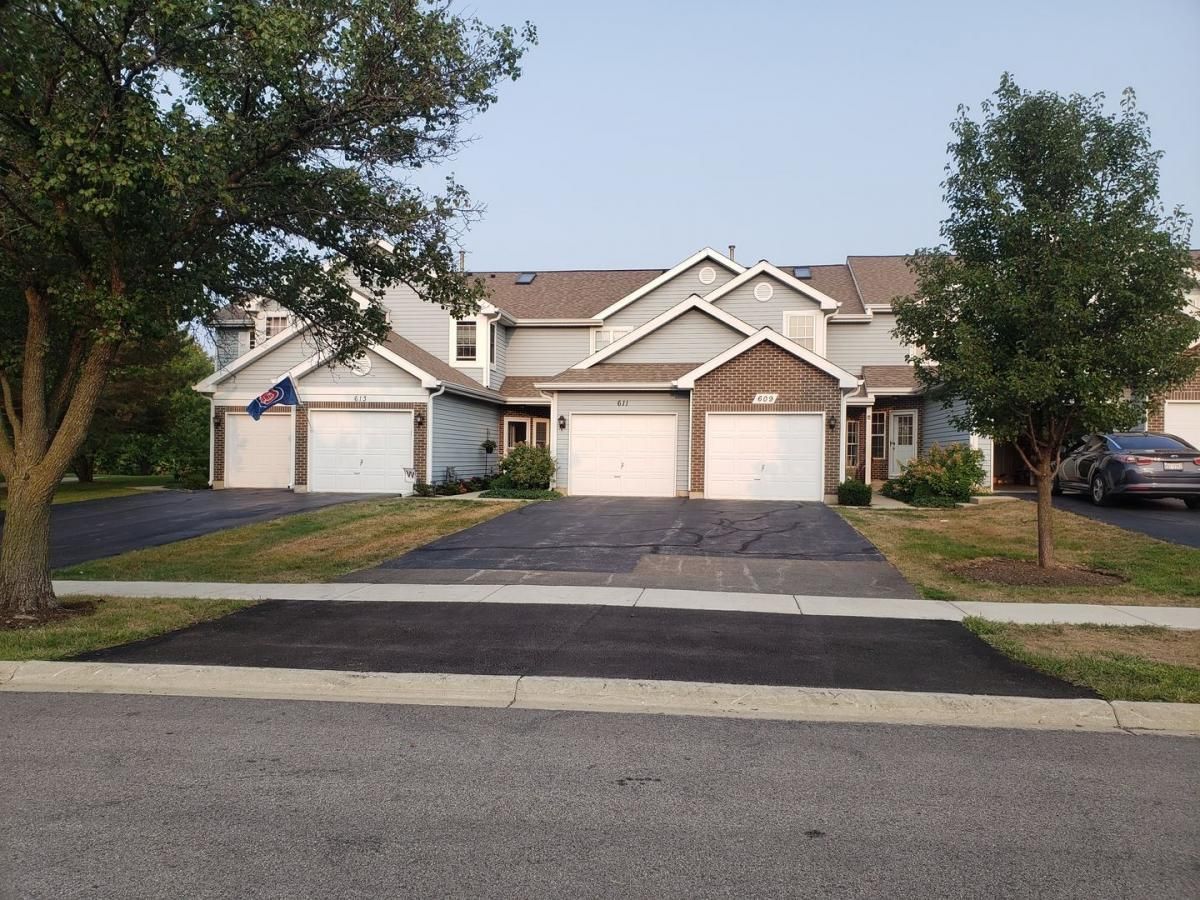 Townhomes Rented Woodhaven Mundelein Illinois, 609 Woodhaven