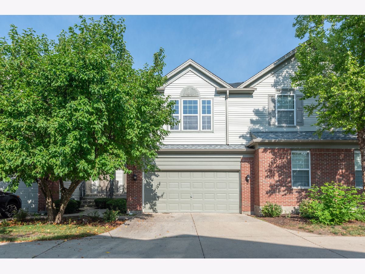 Townhomes & Condos Sold Forest Ridge Streamwood Illinois, 1499 Yellowstone