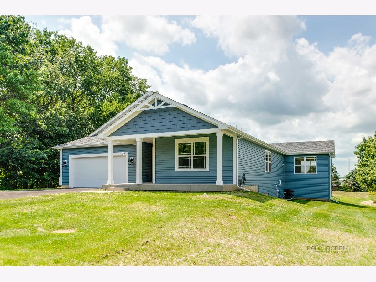 Homes Sold Trails Of Pheasant Ridge Richmond Illinois, 11201 Thrush Creek