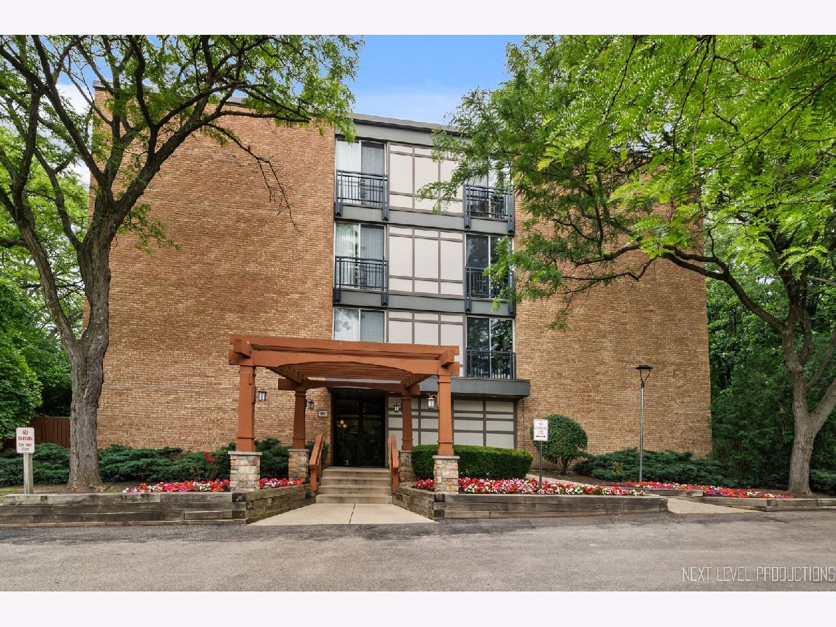 Four Lakes Village Lisle IL, Condominiums For Sale & For Rent Sadie