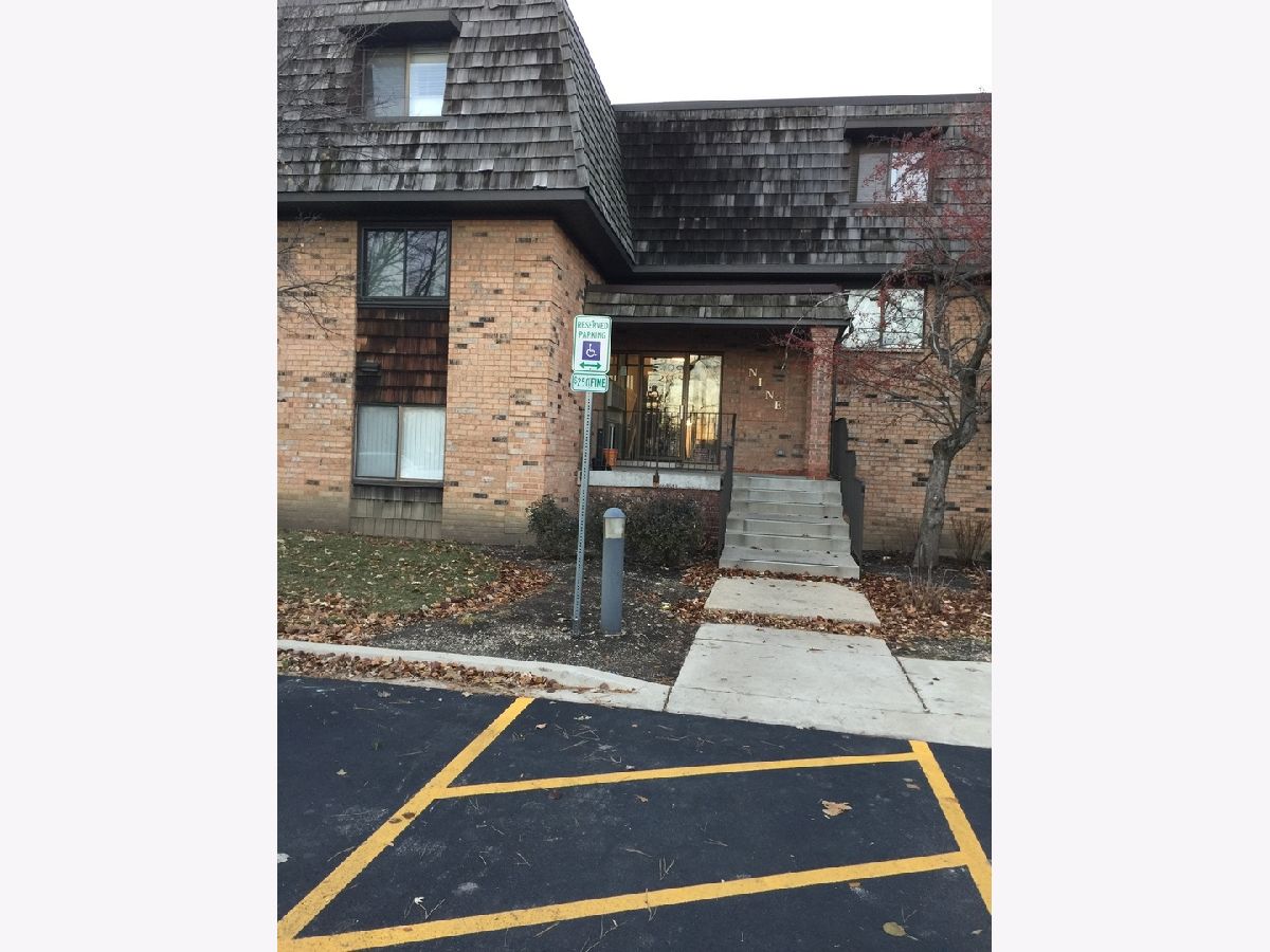 Condominiums Rented Arbors Buffalo Grove Illinois, 9 Oak Creek