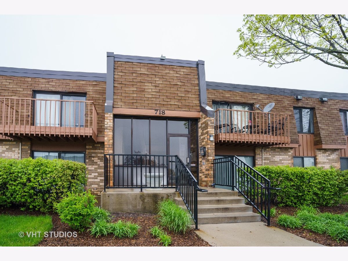 Condominiums Rented Lakewood Schaumburg Illinois, 718 Killarney